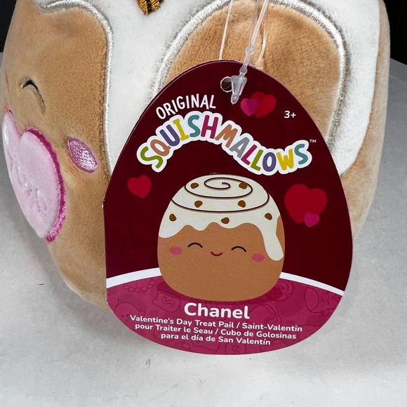 Squishmallows Chanel Cinnamon Roll Valentine Treat Pail Plush XOXO - Picture 3 of 8